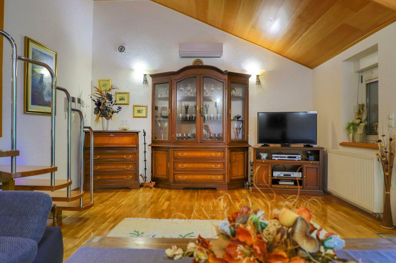 Holiday Home Villa Sara Bihac Exterior photo