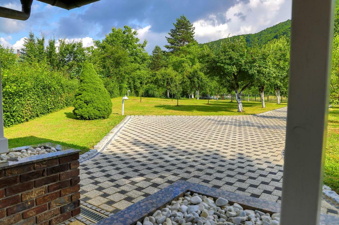Holiday Home Villa Sara Bihac Exterior photo