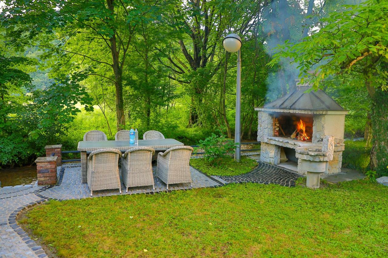 Holiday Home Villa Sara Bihac Exterior photo